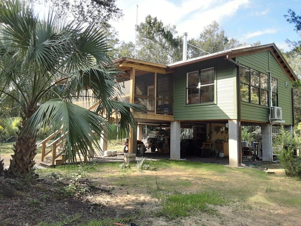 Off Grid Florida Off-grid - Self-sustaining Cabin on 60 Acres - Florida - SurvivalRealty.com