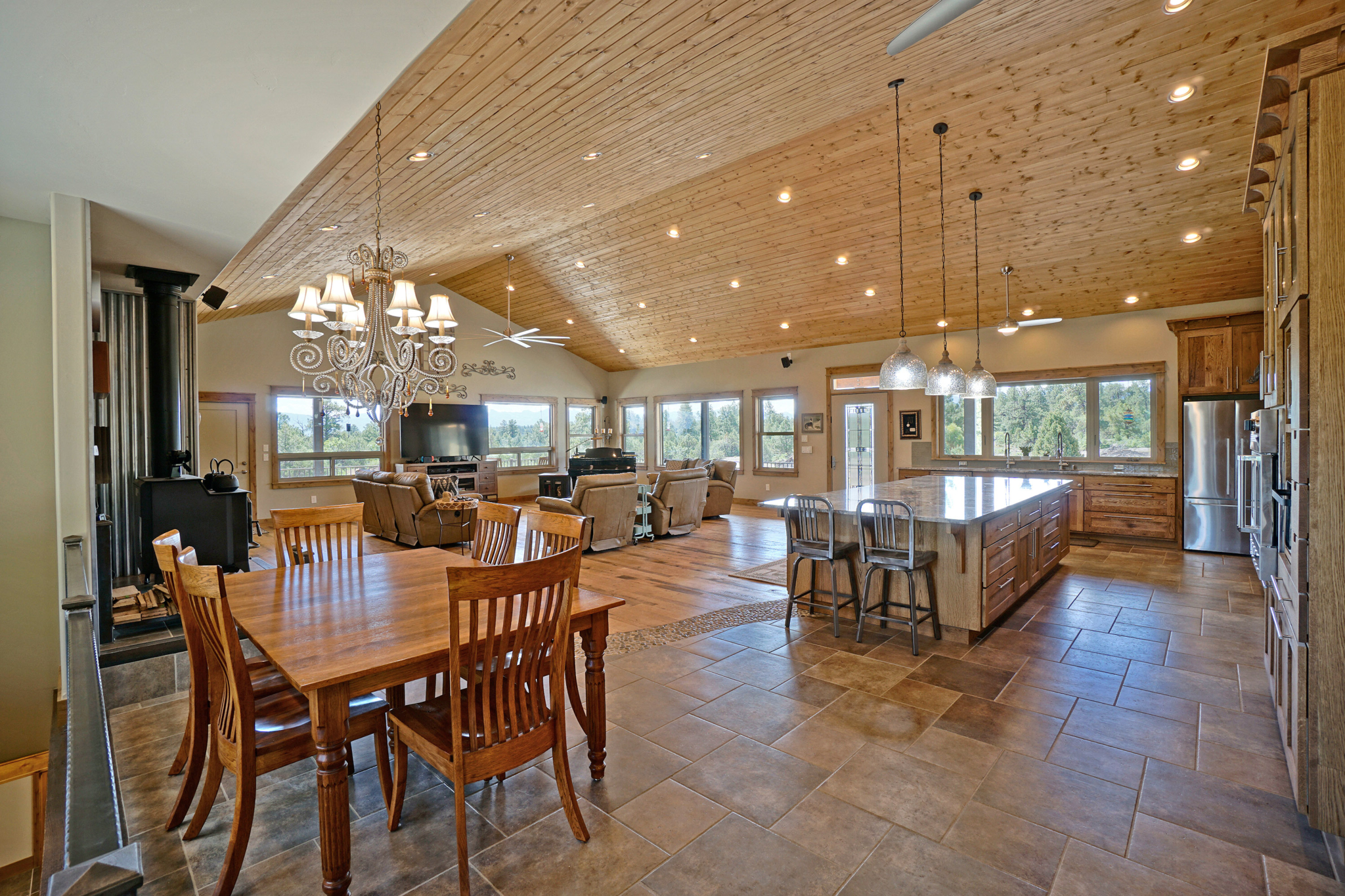 NEW, Off-grid Custom Home with ARTESIAN WELL on 41.6 acres (Western ...