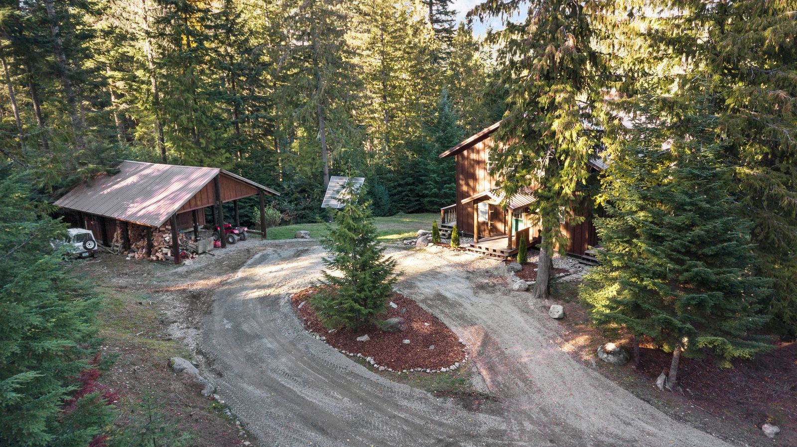 37 Best House Designs for Off-Grid Living (Photos Included) - Bespoke Off Grid Custom Home Designs