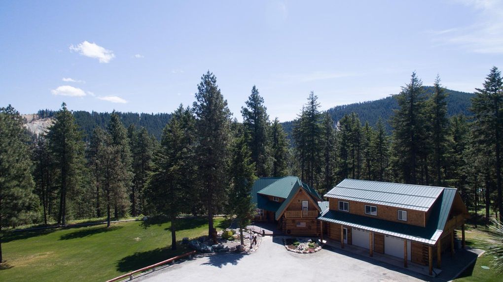 Illustration of Star Mountain Lodges With Private Chefs
