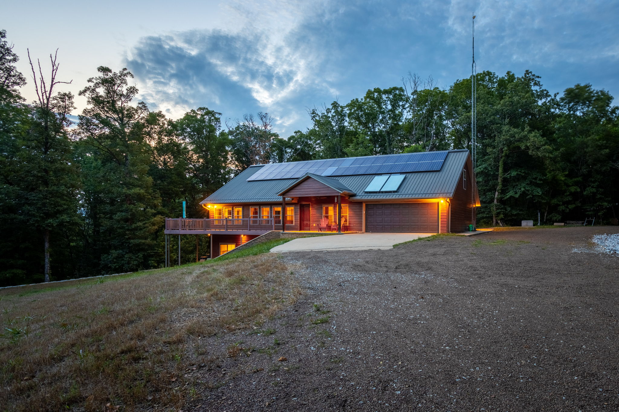 100% Off-Grid Secure Ozarks Retreat - SurvivalRealty.com