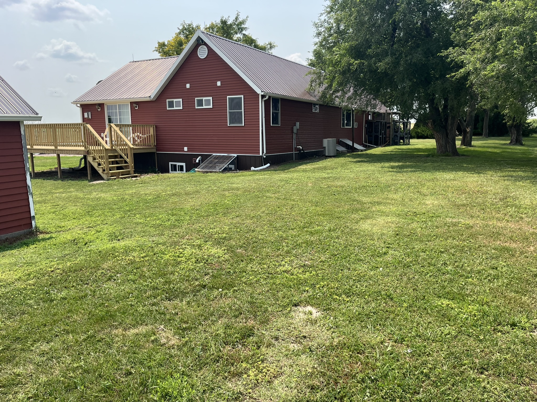 Picture of Self Sufficient House: A Guide to Off-Grid Living