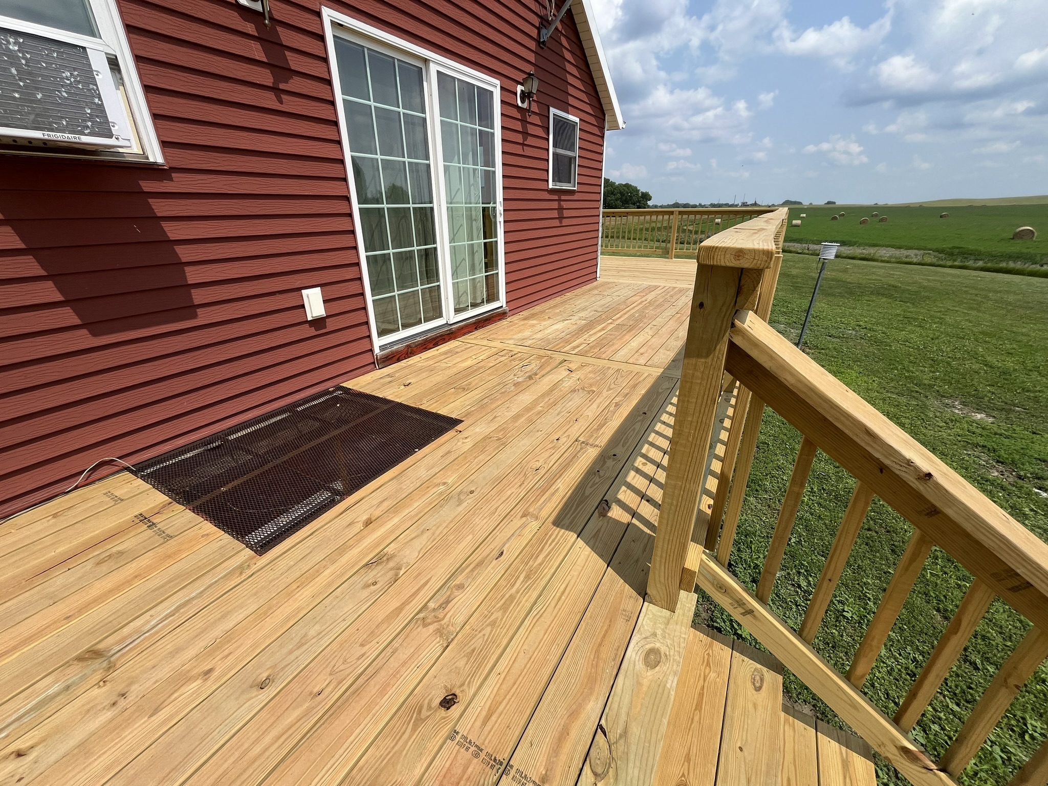 Picture of Off-the-Grid Homes: Self Sufficient Living - Sourceable