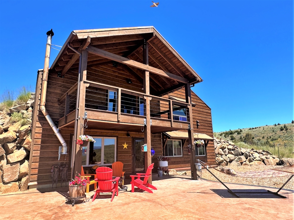 Picture of An Inside Look at Off-Grid Homes That Are Architectural ... - RTF