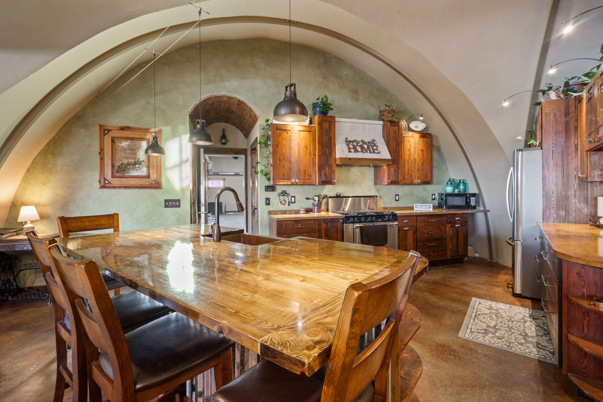 Luxury Off-Grid Home, 40 Acres, NO COVENANTS - SurvivalRealty.com
