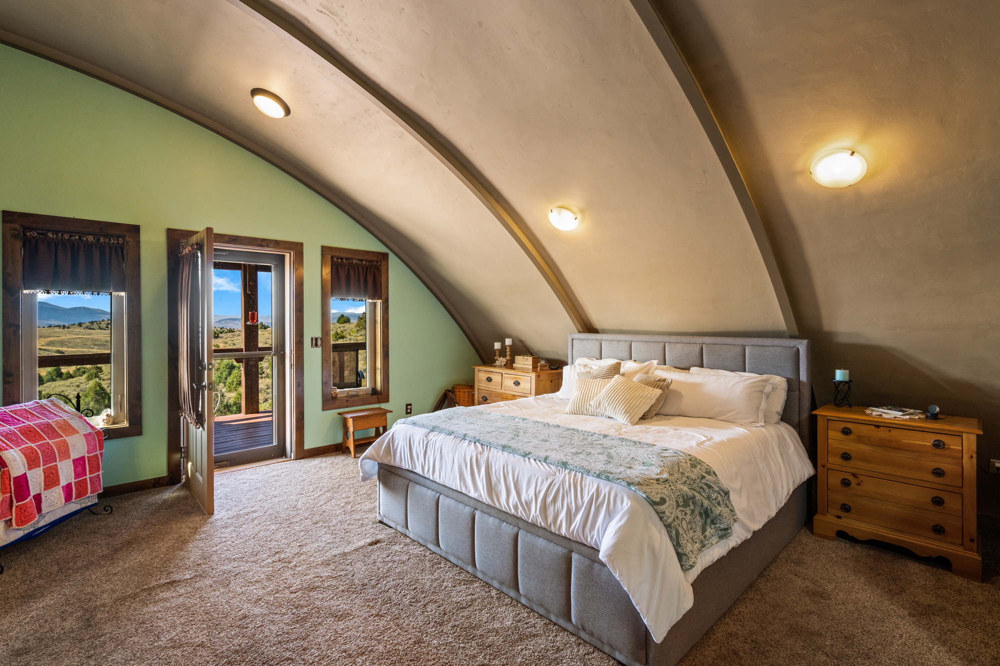 Luxury Off-Grid Home, 40 Acres, NO COVENANTS - SurvivalRealty.com