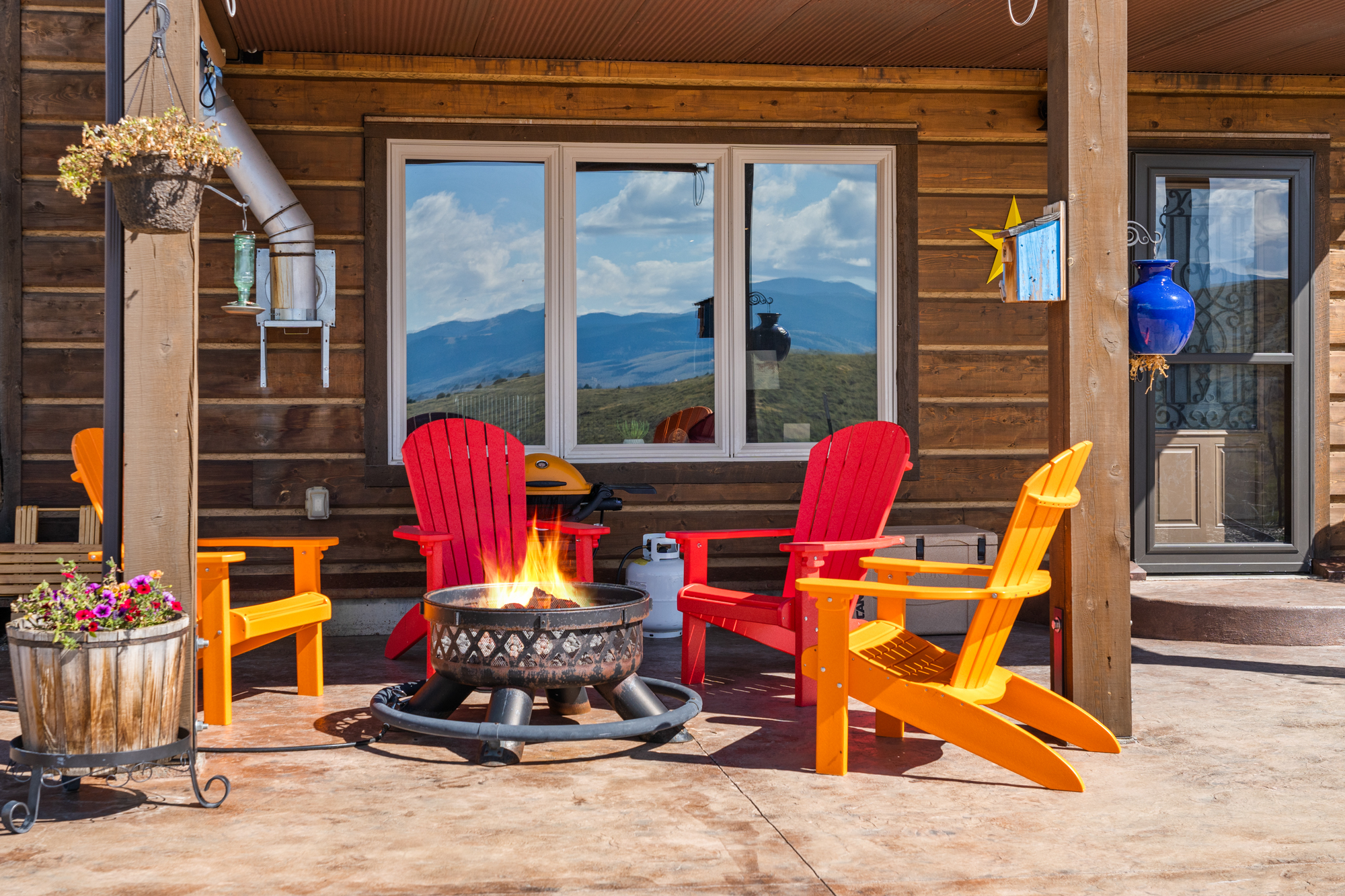 Luxury Off-Grid Home, 40 Acres, NO COVENANTS - SurvivalRealty.com