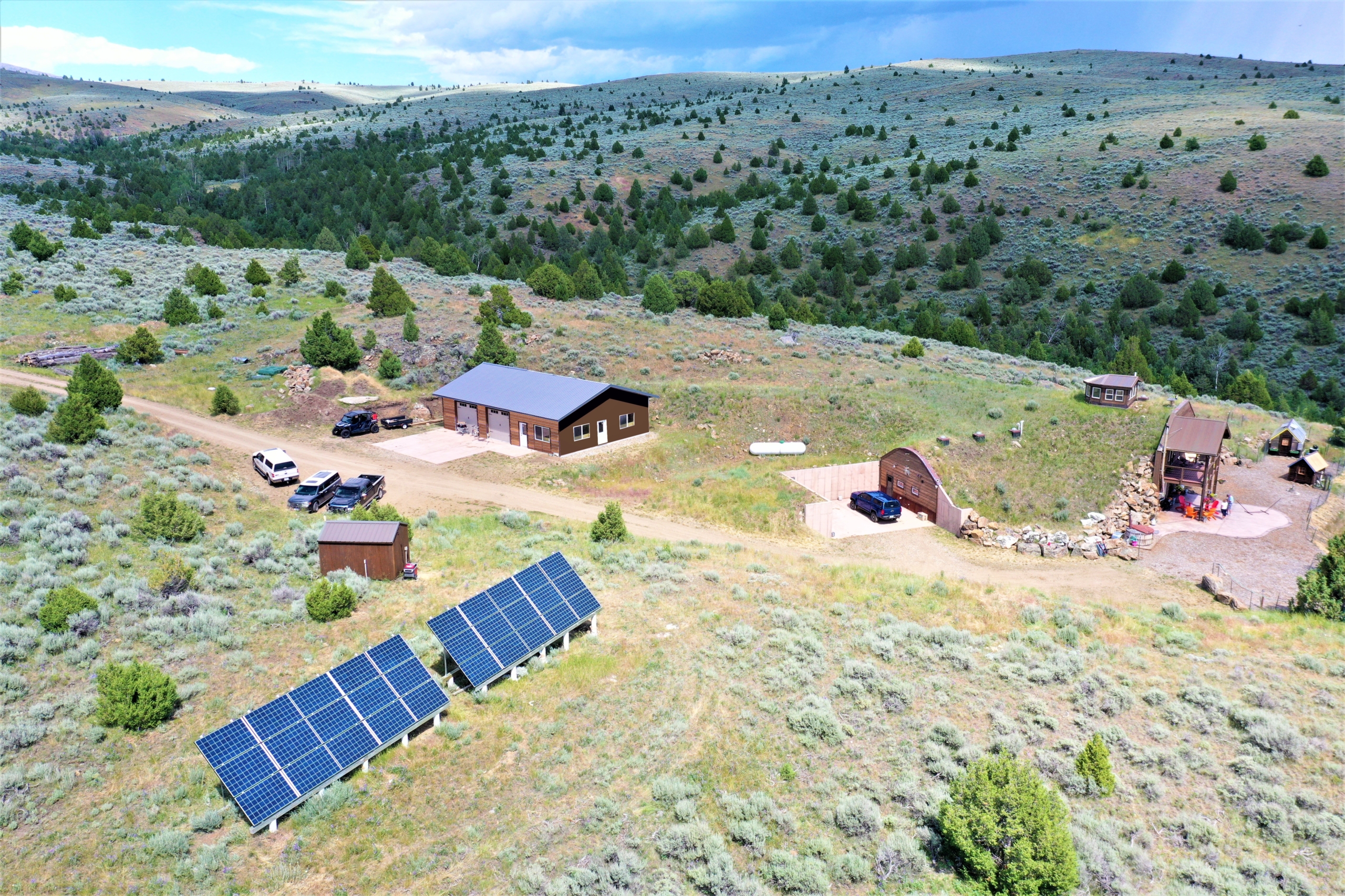 Luxury Off-Grid Home, 40 Acres, NO COVENANTS - SurvivalRealty.com