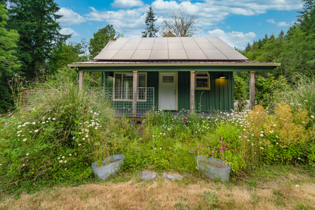 Image showcasing 6 Best Off-Grid Power Systems for Apartments That Maximize Small Spaces